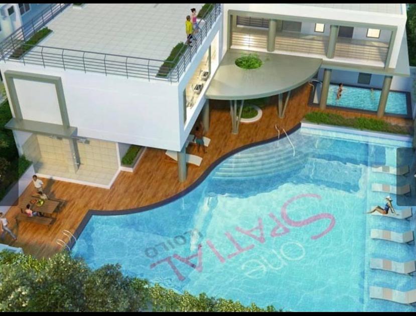 One Spatial Two Bedroom Condominium Unit With Pool And Gym Free Netflix And Wifi Iloilo Zewnętrze zdjęcie