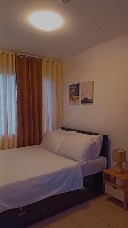 One Spatial Two Bedroom Condominium Unit With Pool And Gym Free Netflix And Wifi Iloilo Zewnętrze zdjęcie